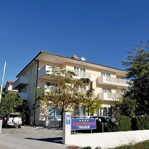  Appartamento Apartmani Trogir